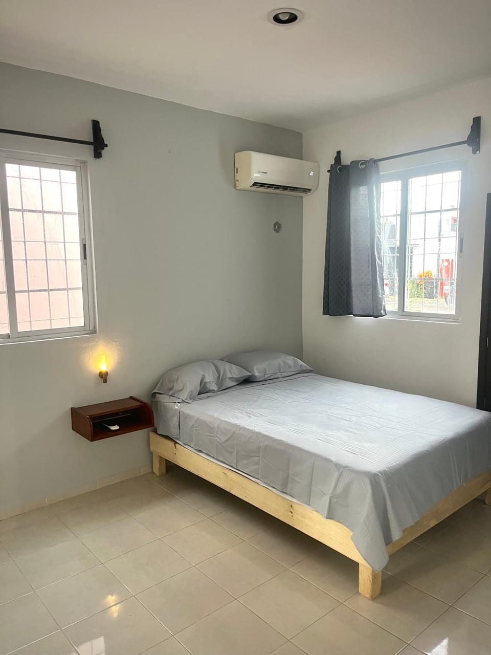 Bed, Photo of the whole room, Bedroom, air conditioner