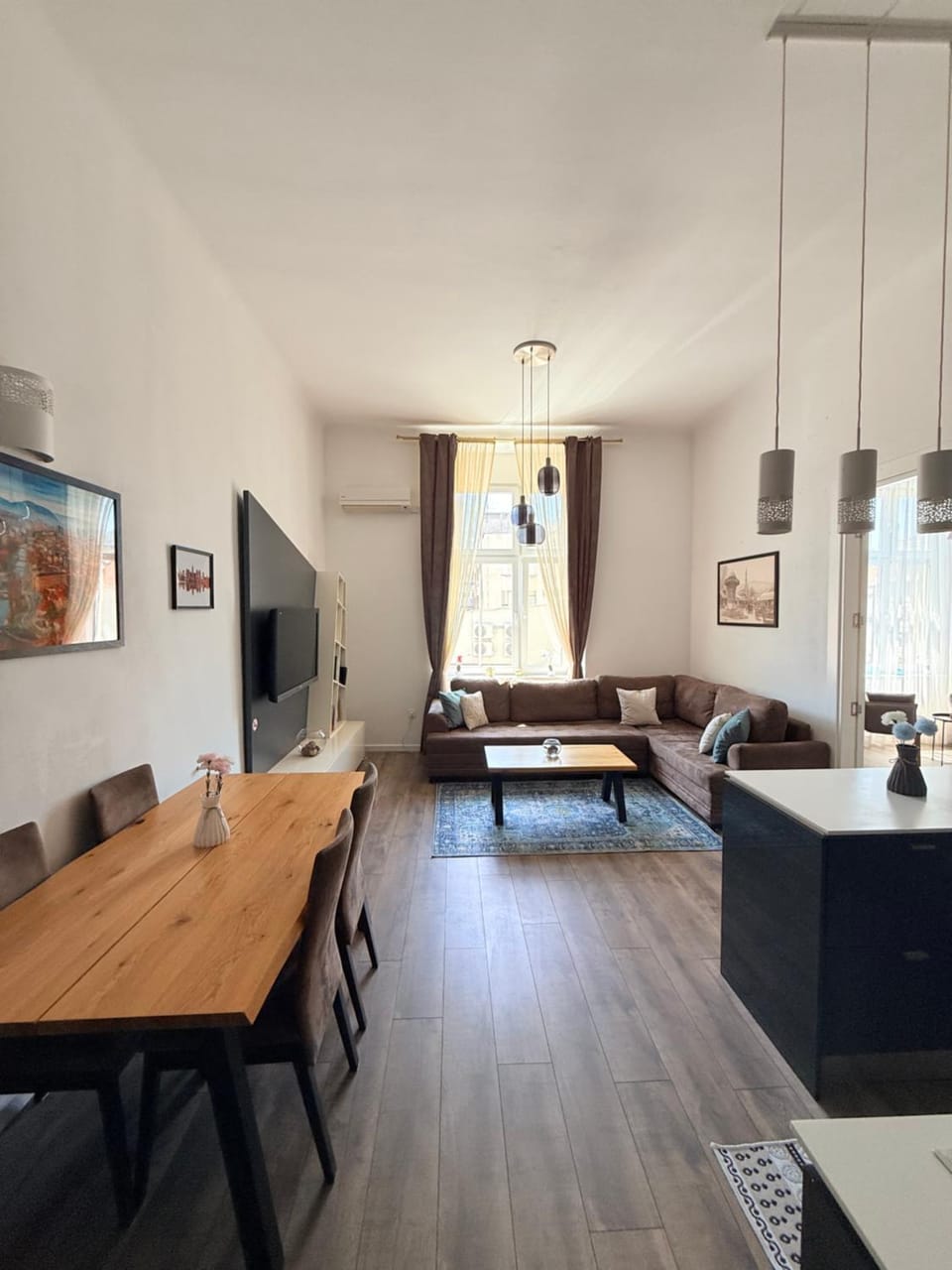 Living room, Dining area