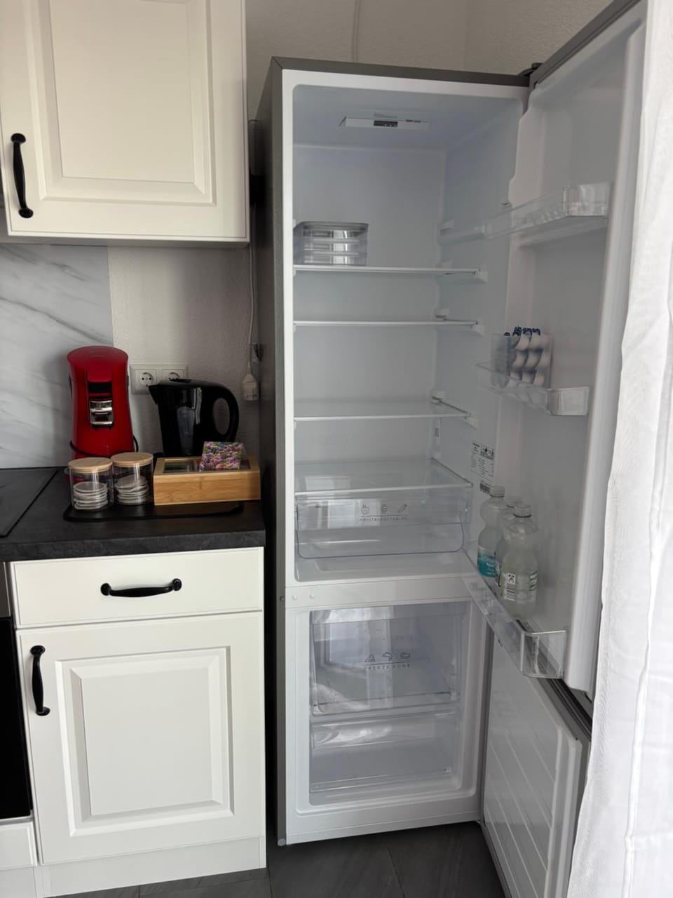 Coffee/tea facilities, Kitchen or kitchenette
