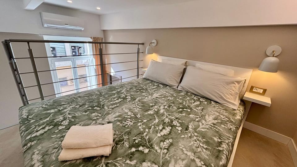 Bed, Photo of the whole room, Bedroom, towels, air conditioner