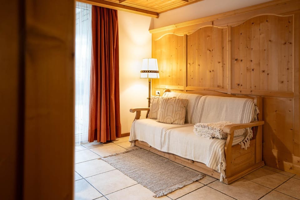 Traditional Cozy Apartment Apartment in Tirol