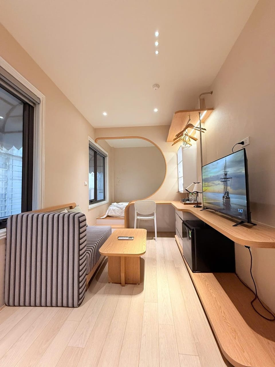 TV and multimedia, Living room, Photo of the whole room, Evening entertainment, Bedroom