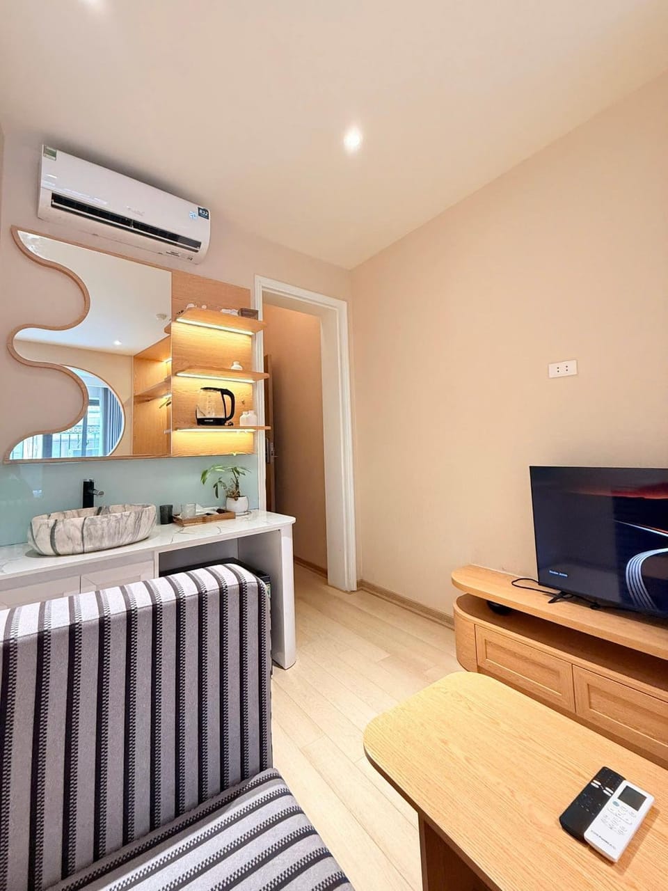TV and multimedia, Living room, Photo of the whole room, minibar, air conditioner