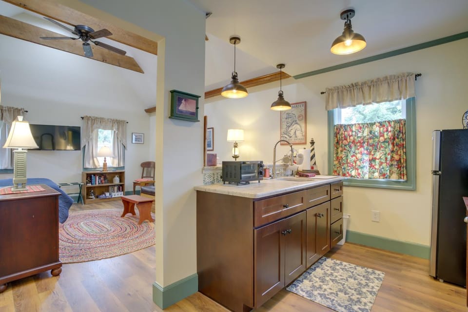 Walk to Park & River: Dog-Friendly Cambridge Gem Apartment in Cambridge