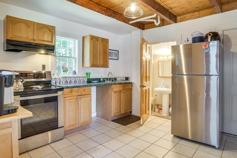 < 1 Mi to Beaches: Home w/ Deck in Oak Bluffs House in Tisbury