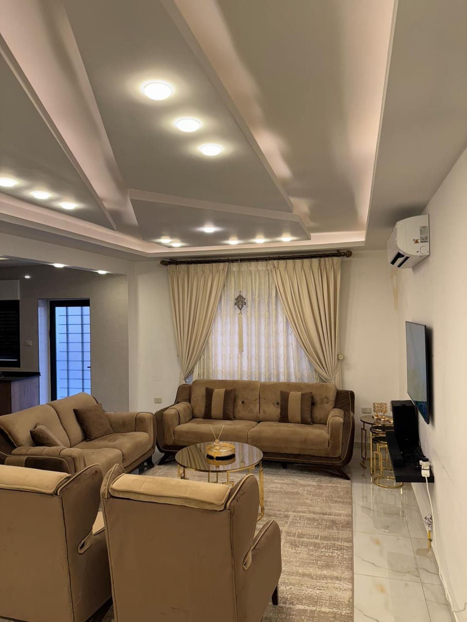 شقة مفروشه فاخرة للايجار الاردن عمان Apartment in Africa