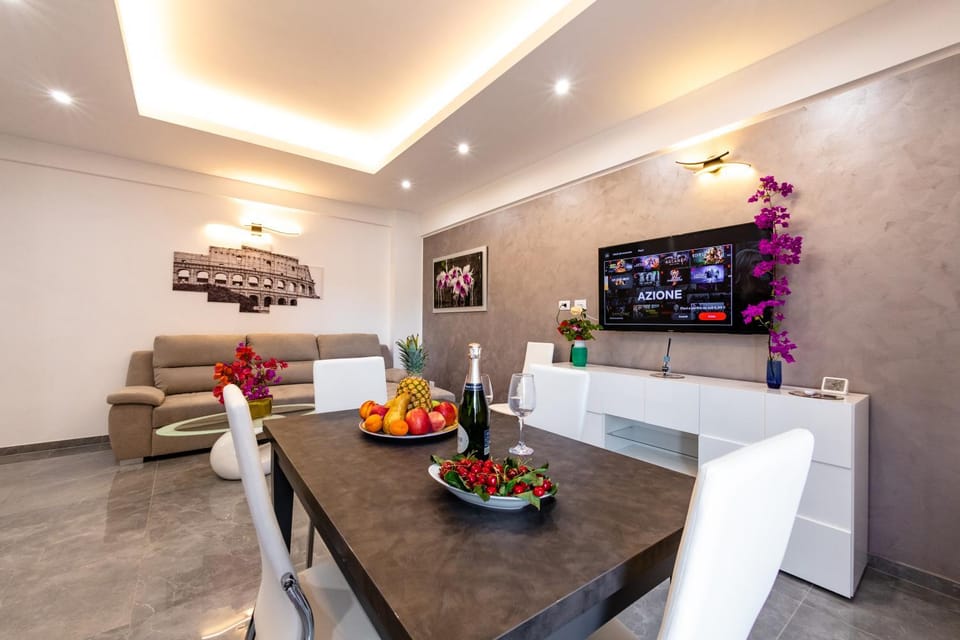 TV and multimedia, Kitchen or kitchenette, Living room