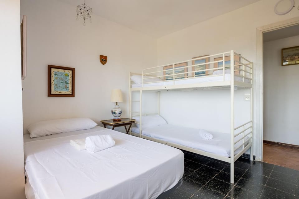 Con terraza con campo fútbol, pin pong con Parking Apartment in Baix Maestrat