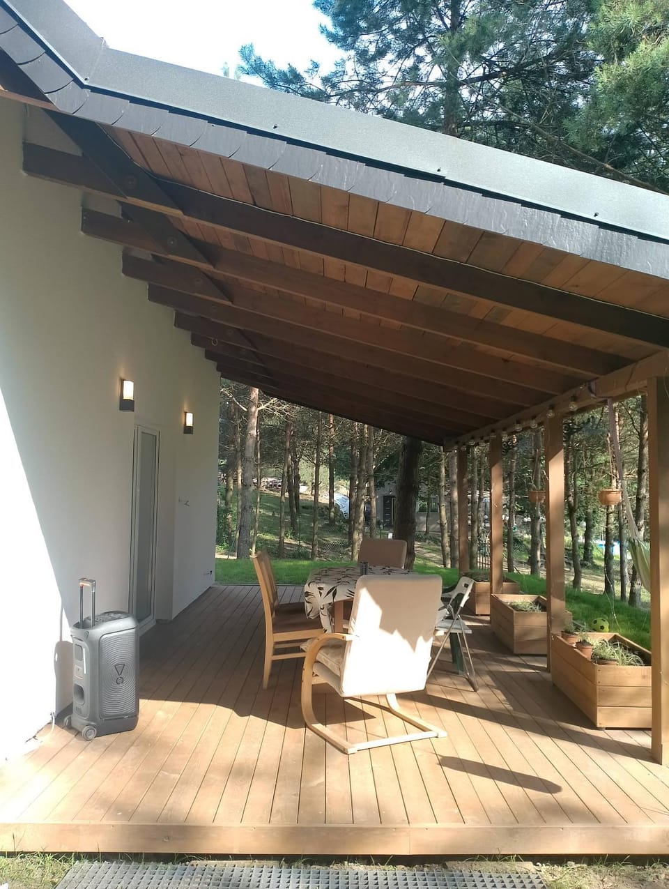 Property building, Patio, Spring, Garden, Seating area, Garden view