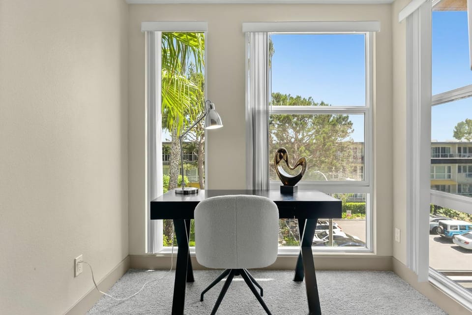 Day, View (from property/room), Balcony/Terrace, Living room, Seating area