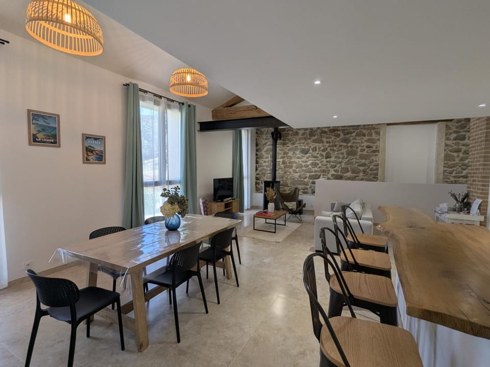 La Remise loft de caractère et grand garage House in French Riviera