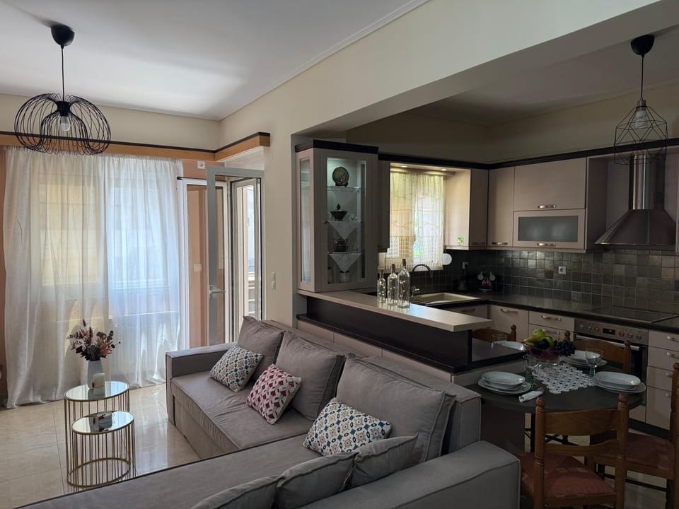Living room, Dining area, kitchen