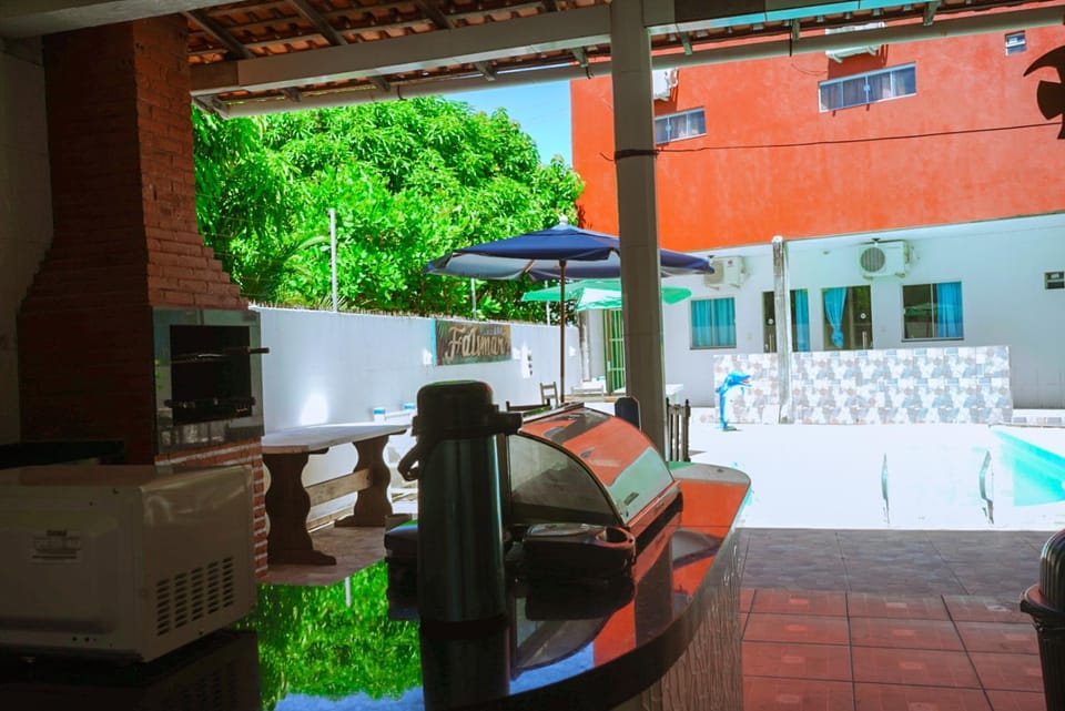 BBQ facilities, Kitchen or kitchenette, Dining area, Swimming pool