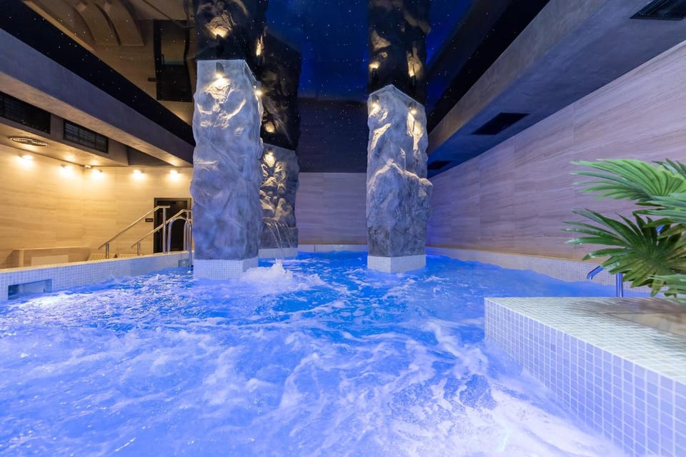 Swimming pool, Swimming pool