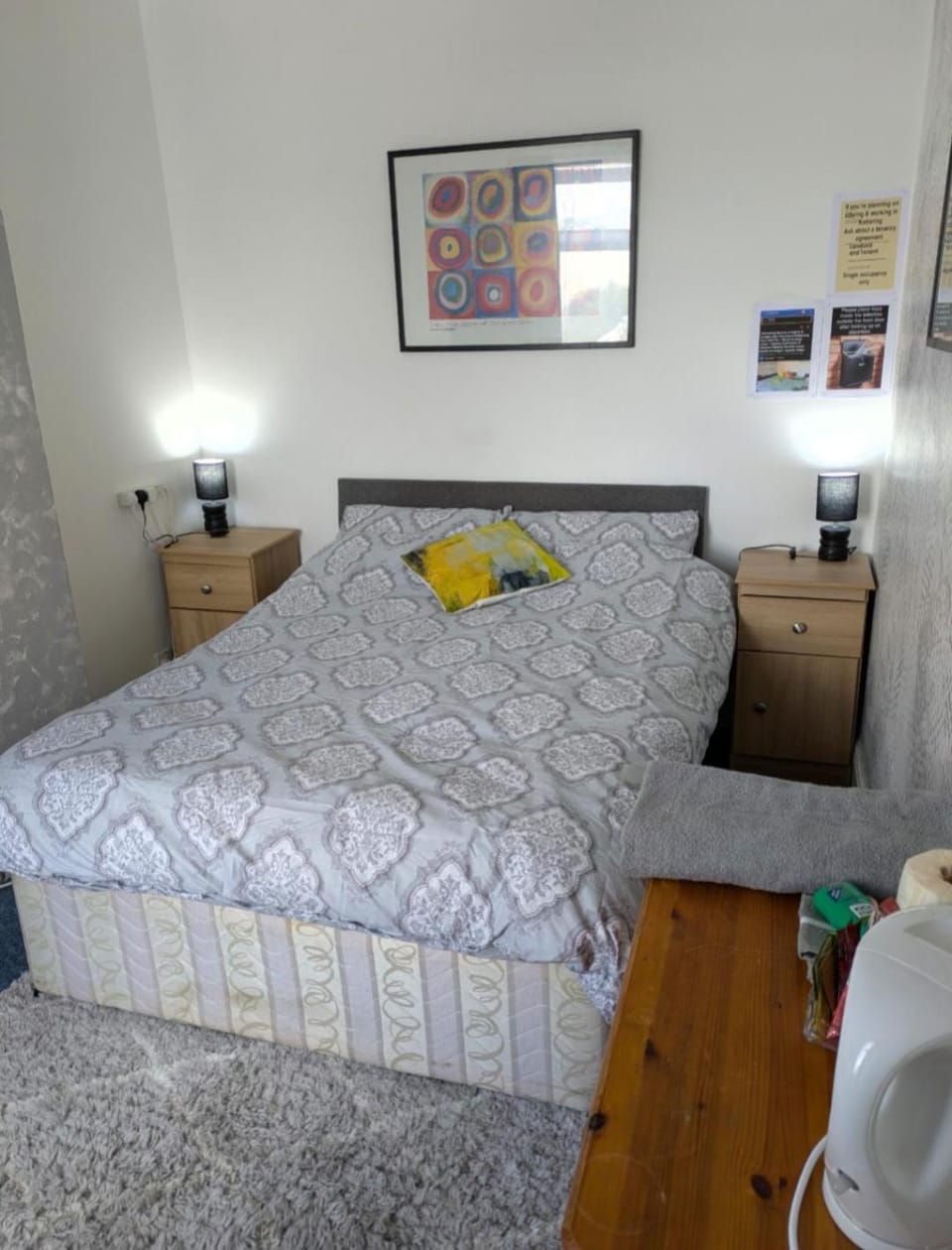Kettering Town Double Rooms with TV Ideal Professional workers for longer stays Shared bathroom kitchen & Lounge Vacation rental in Kettering