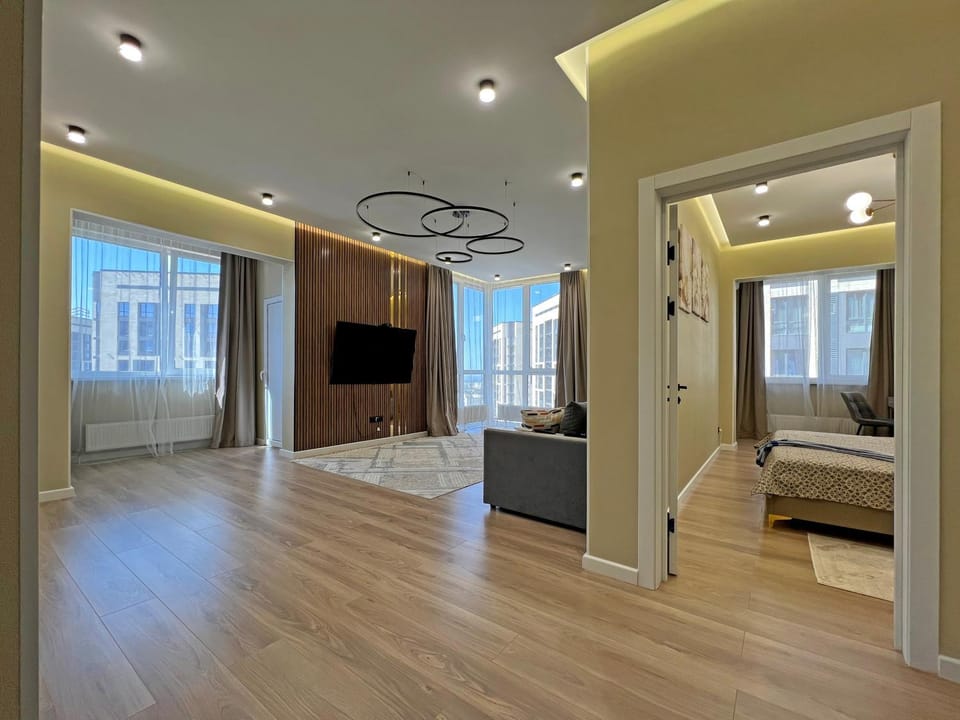 Communal lounge/ TV room, TV and multimedia, Living room, Photo of the whole room, Seating area, Bedroom