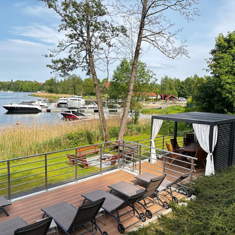 Natural landscape, Activities, Lake view, sunbed