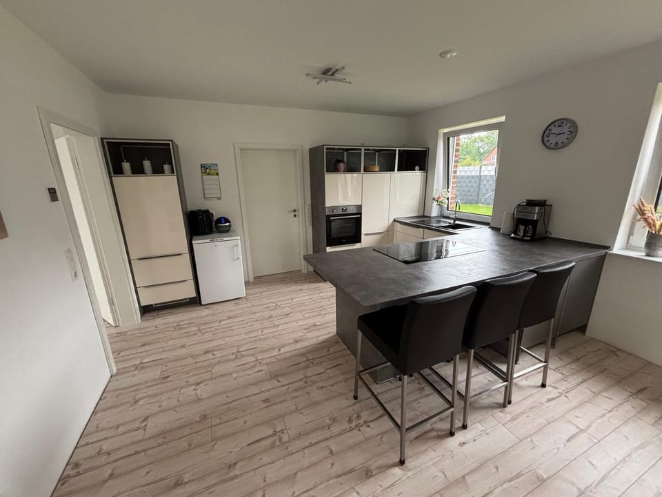 Kitchen or kitchenette, oven, stove