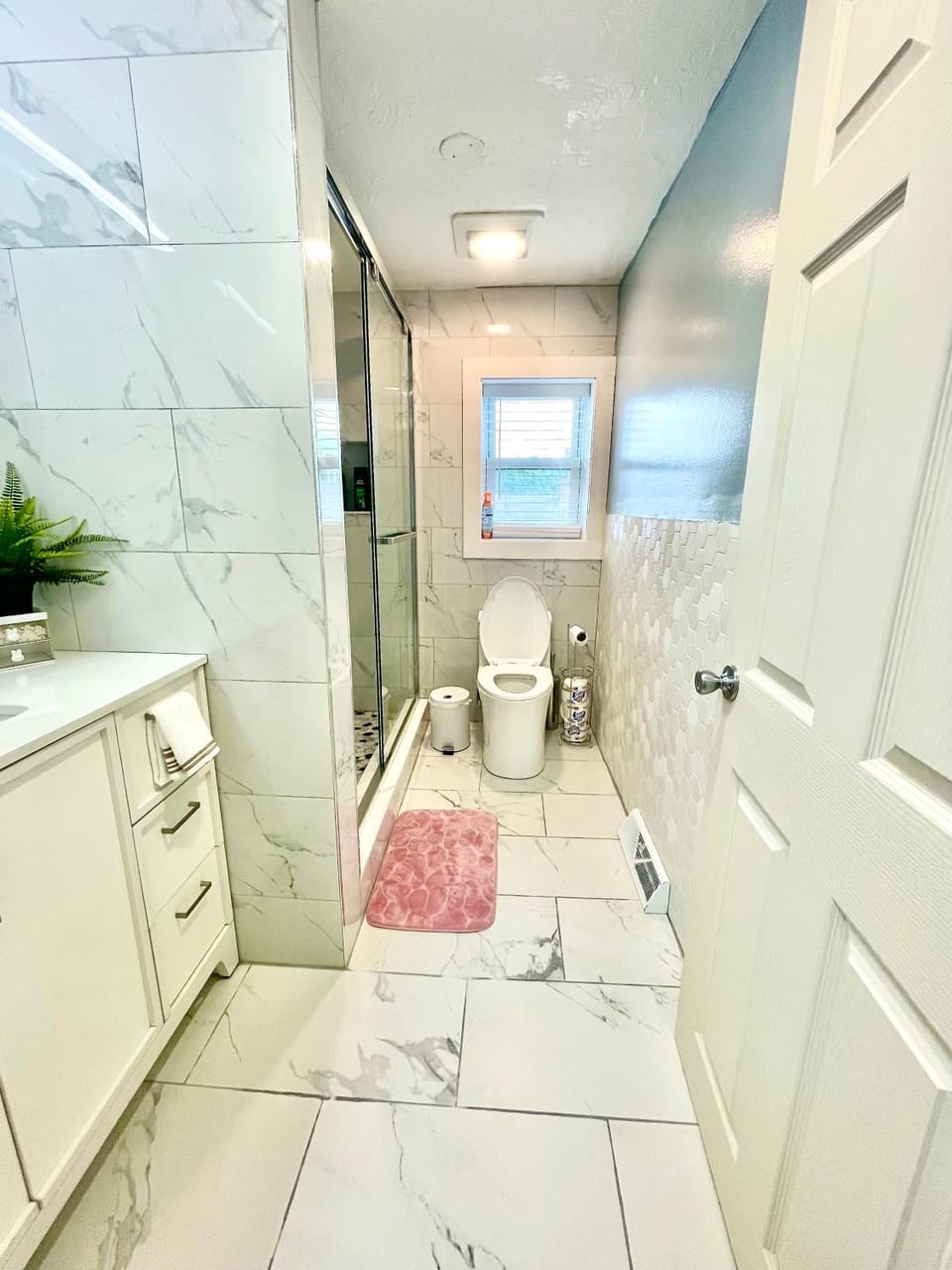 Shower, Toilet, Bathroom