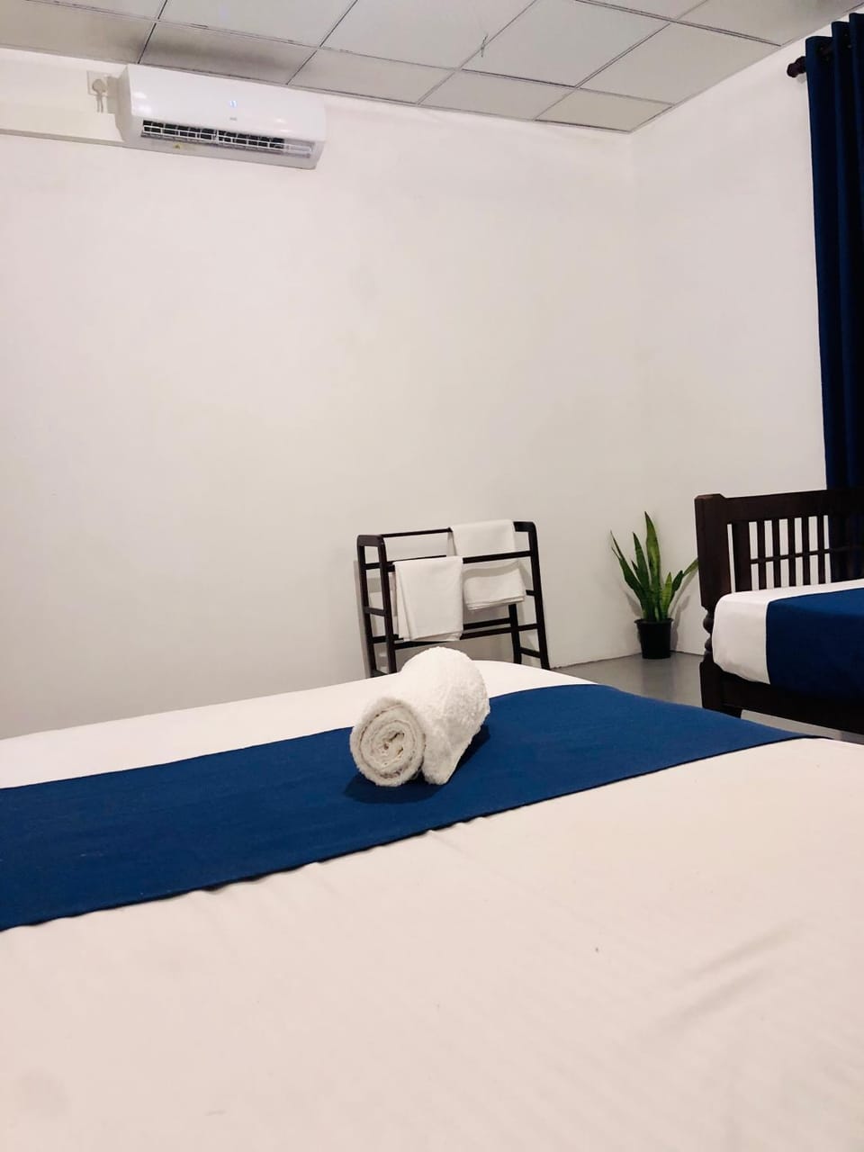 Bed, Bedroom, towels, air conditioner