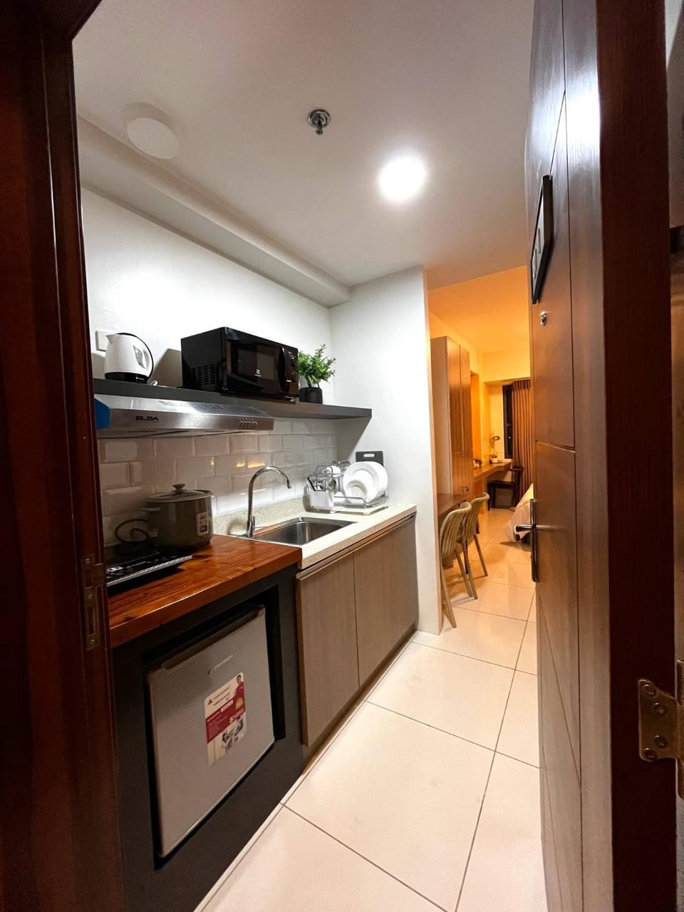 New, Affordable & Sassy Barkada Unit-Can fit 5 pax Apartment hotel in Lapu-Lapu City
