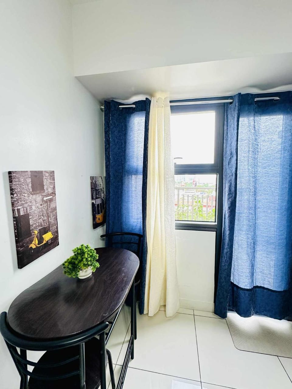 09T2 Chic Corners, Studio w Balcony, Horizons 101 Apartment in Lapu-Lapu City