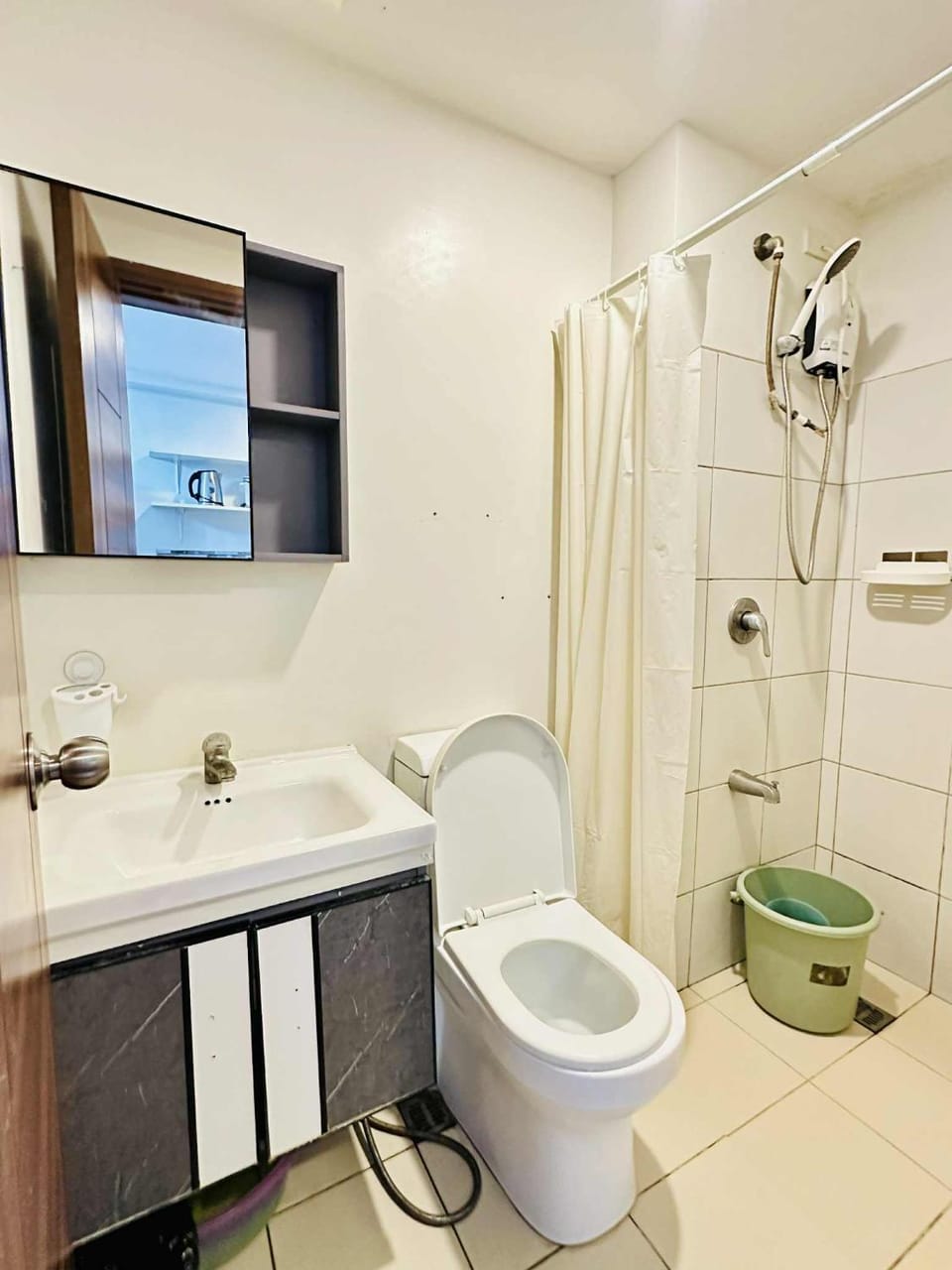 09T2 Chic Corners, Studio w Balcony, Horizons 101 Apartment in Lapu-Lapu City