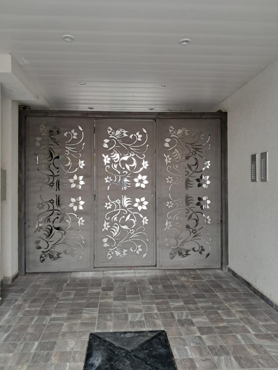 Property building, Facade/entrance, Lobby or reception