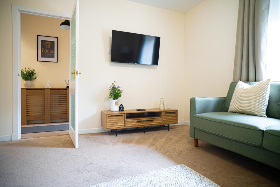 Communal lounge/ TV room, TV and multimedia, Living room, Photo of the whole room, Seating area, Evening entertainment