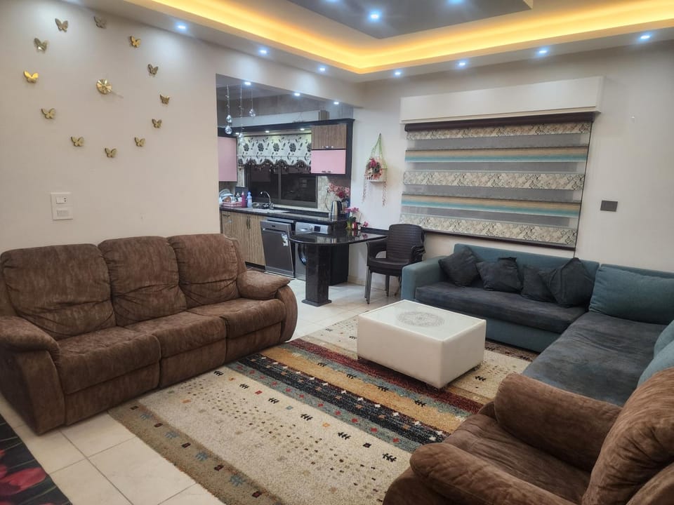 Communal lounge/ TV room, TV and multimedia, Living room, Seating area