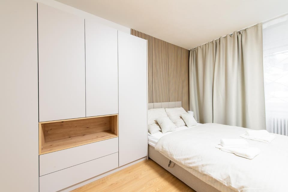Bedroom, wardrobe