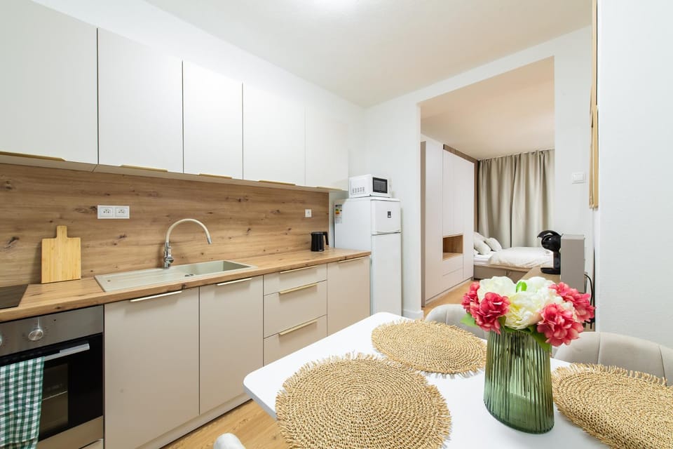 microwave, oven, kitchen