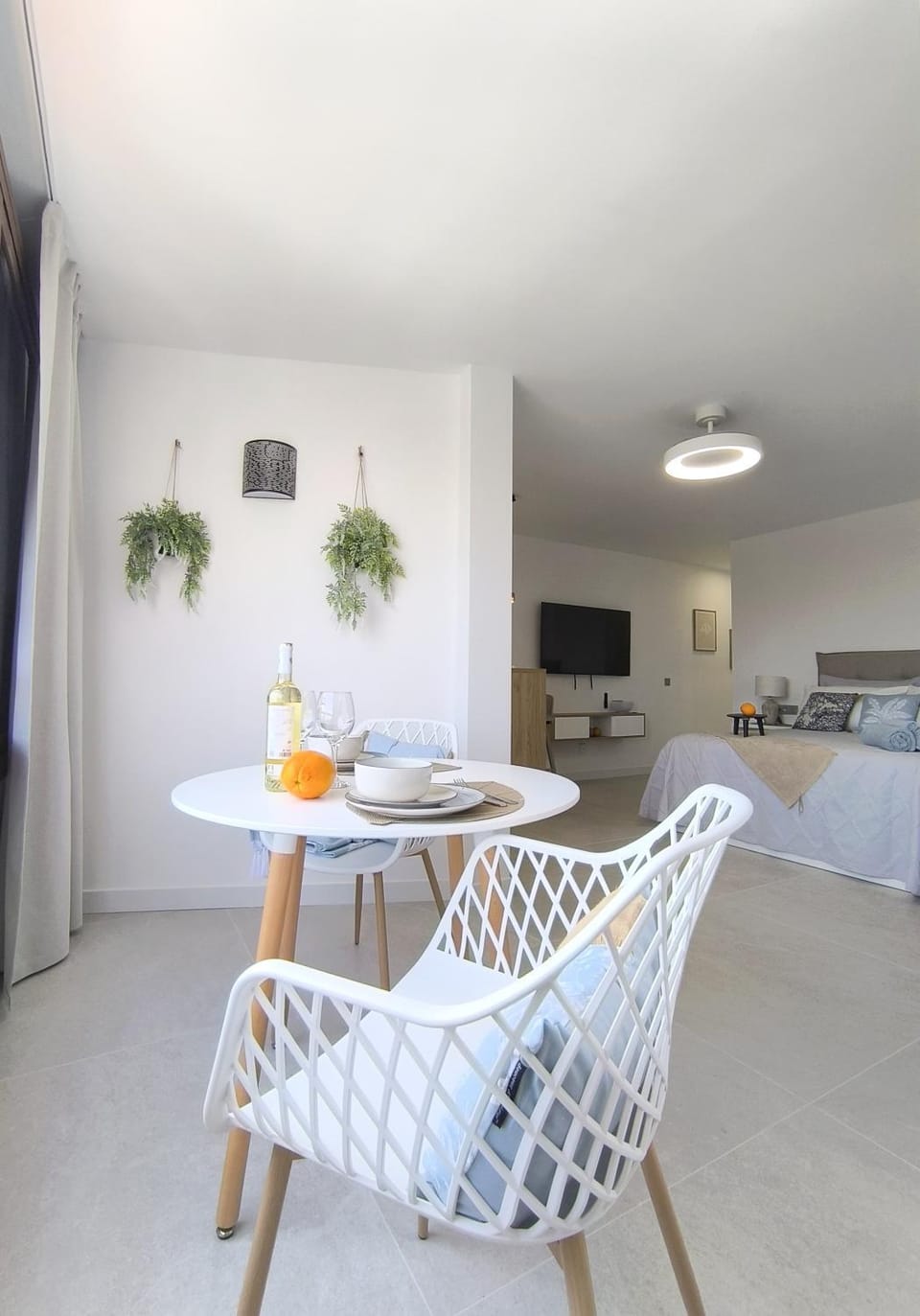 TV and multimedia, Living room, Photo of the whole room, Seating area, Dining area, Bedroom
