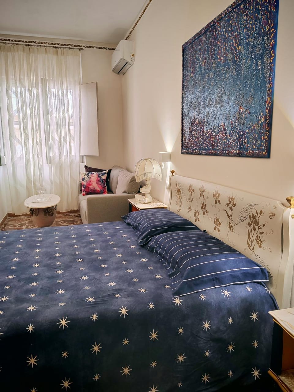 Bed, Photo of the whole room, Bedroom, air conditioner