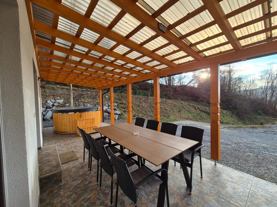 La casa din deal Viseu House in Romania
