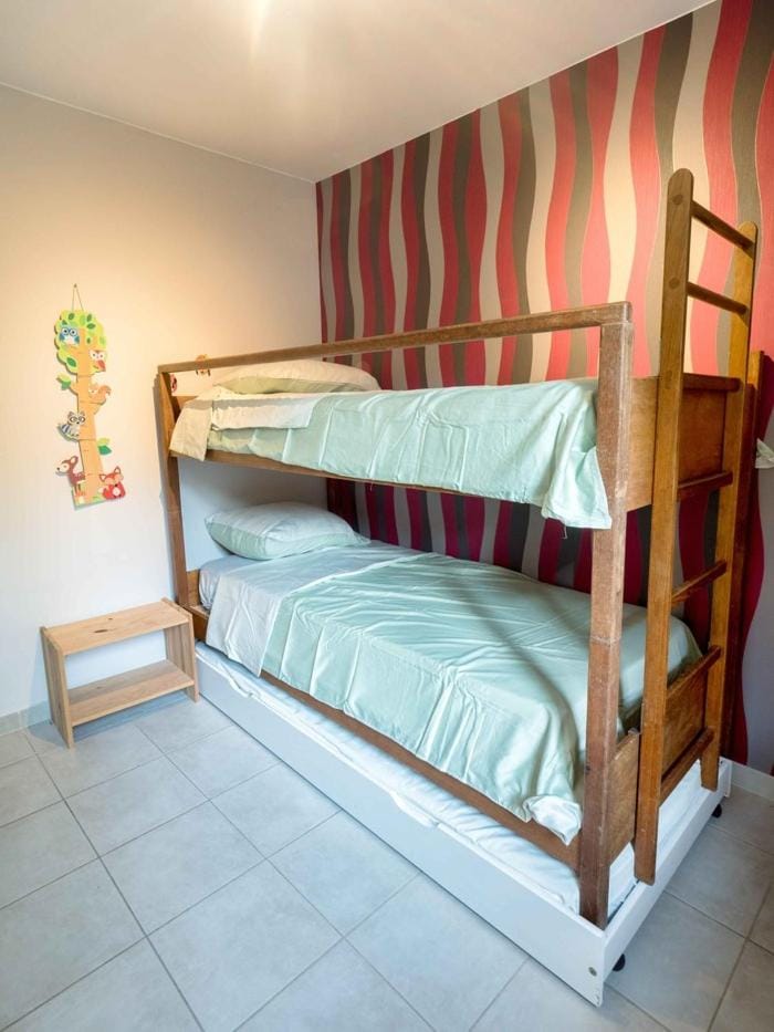 Bed, Bedroom, bunk bed