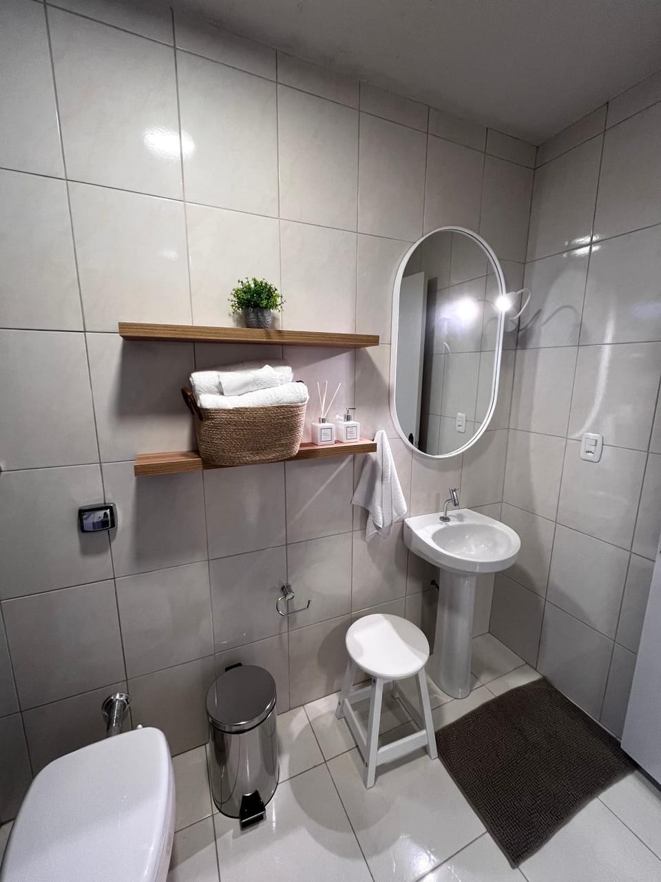 Toilet, Bathroom, towels
