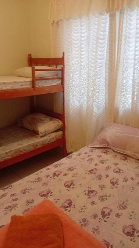 Bed, Photo of the whole room, bunk bed