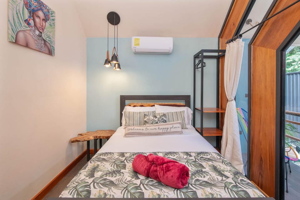 Bed, Photo of the whole room, Bedroom, towels, air conditioner