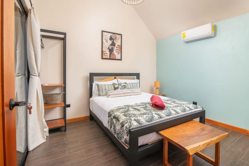 Bed, Photo of the whole room, Bedroom, towels, air conditioner