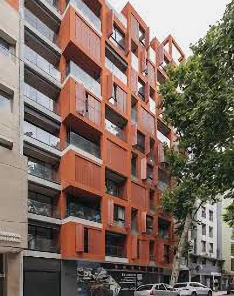 Property building, Bed, Day, Neighbourhood, Kitchen or kitchenette, Fitness centre/facilities, Bedroom, City view, Street view, Location, bidet, furniture, furniture, hair dryier, kitchen, kitchen, air conditioner