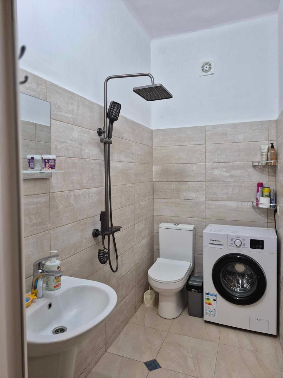 Toilet, Bathroom, washing machine