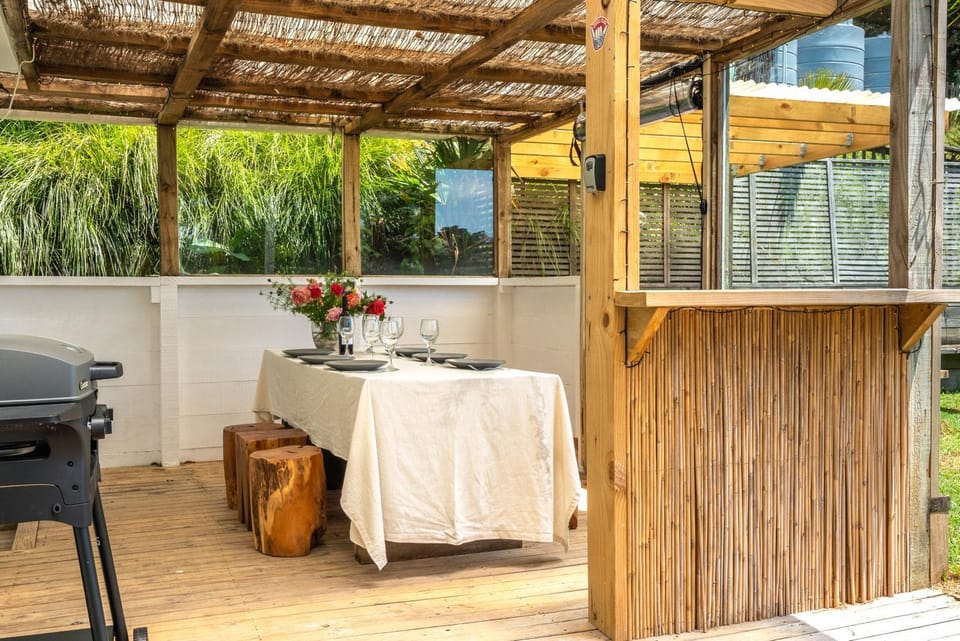 Bach 22 at Palm Beach House in Auckland Region