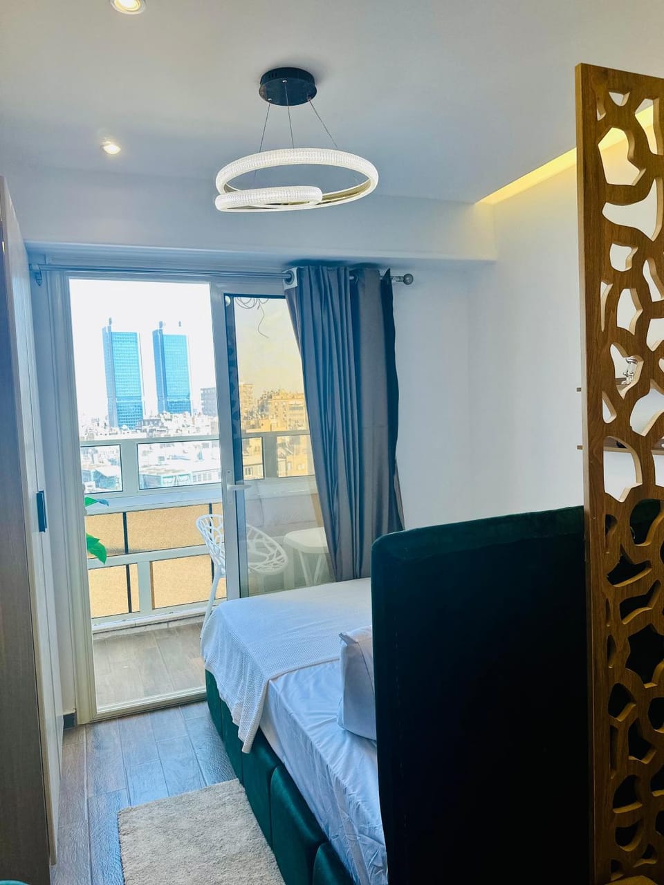 Bed, Bedroom, City view, River view