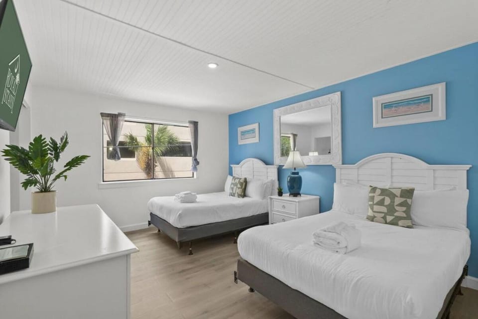 Myrtle Dunes- Across from Beach, Pet Friendly House in Myrtle Beach