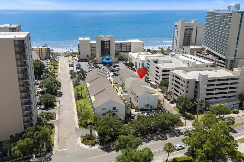 Myrtle Dunes- Across from Beach, Pet Friendly House in Myrtle Beach