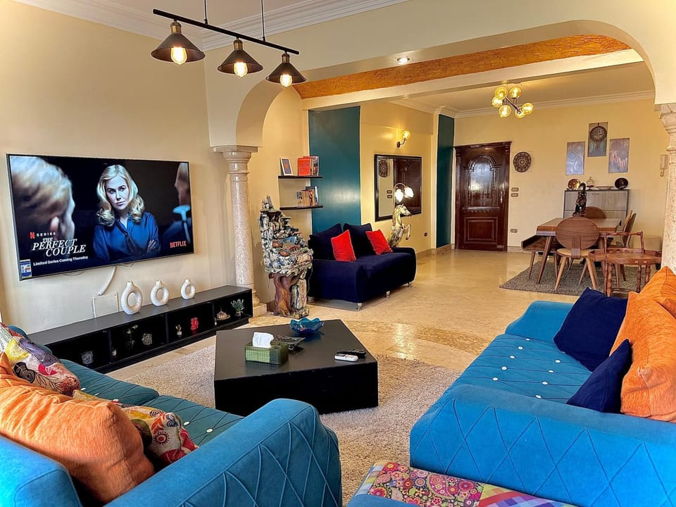 Living room, Seating area