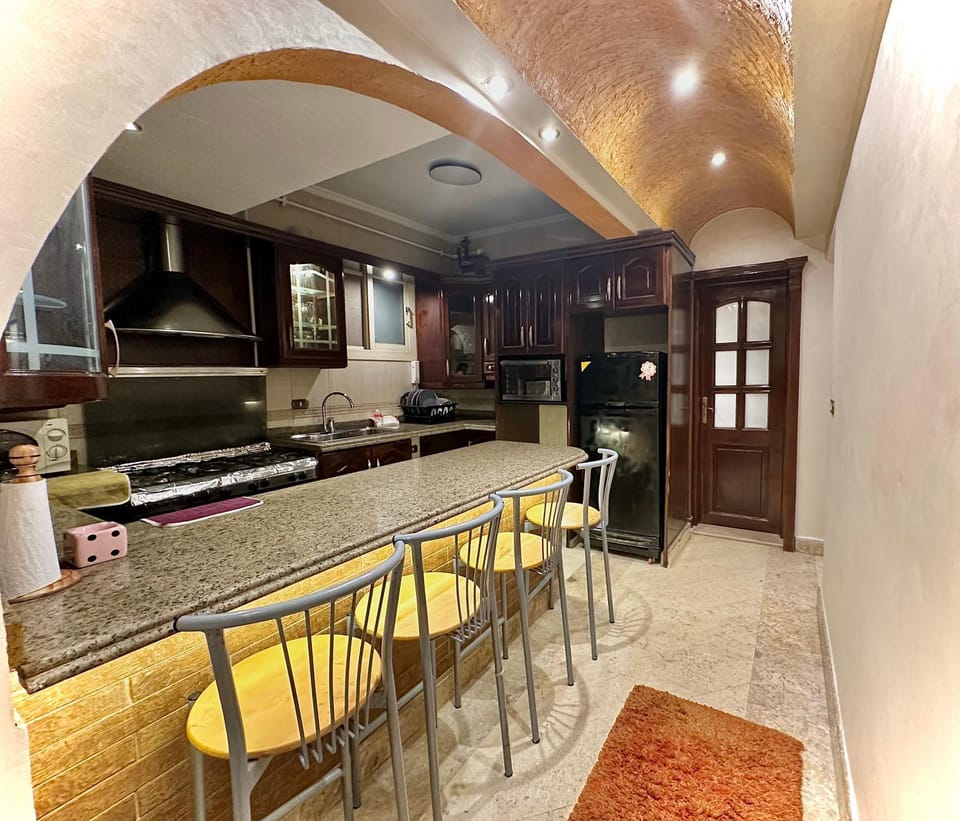 Kitchen or kitchenette, Lounge or bar, Dining area