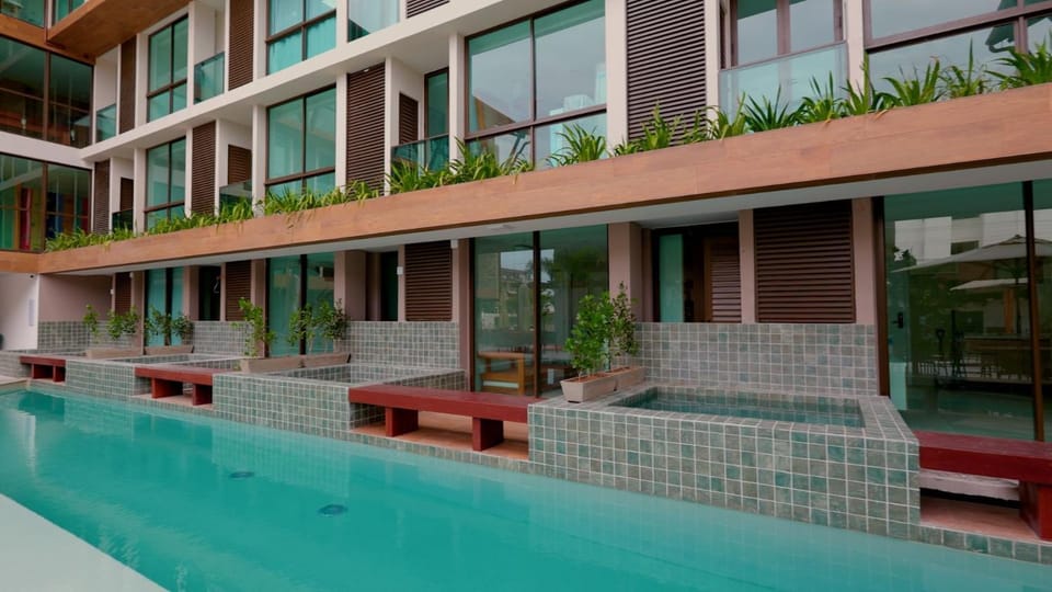 Swimming pool
