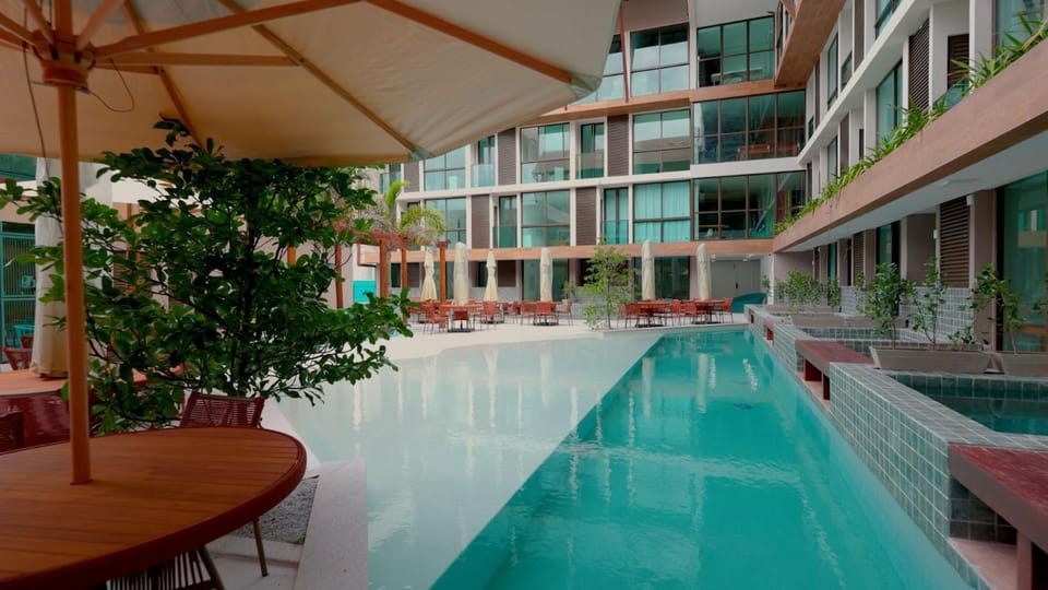 Swimming pool